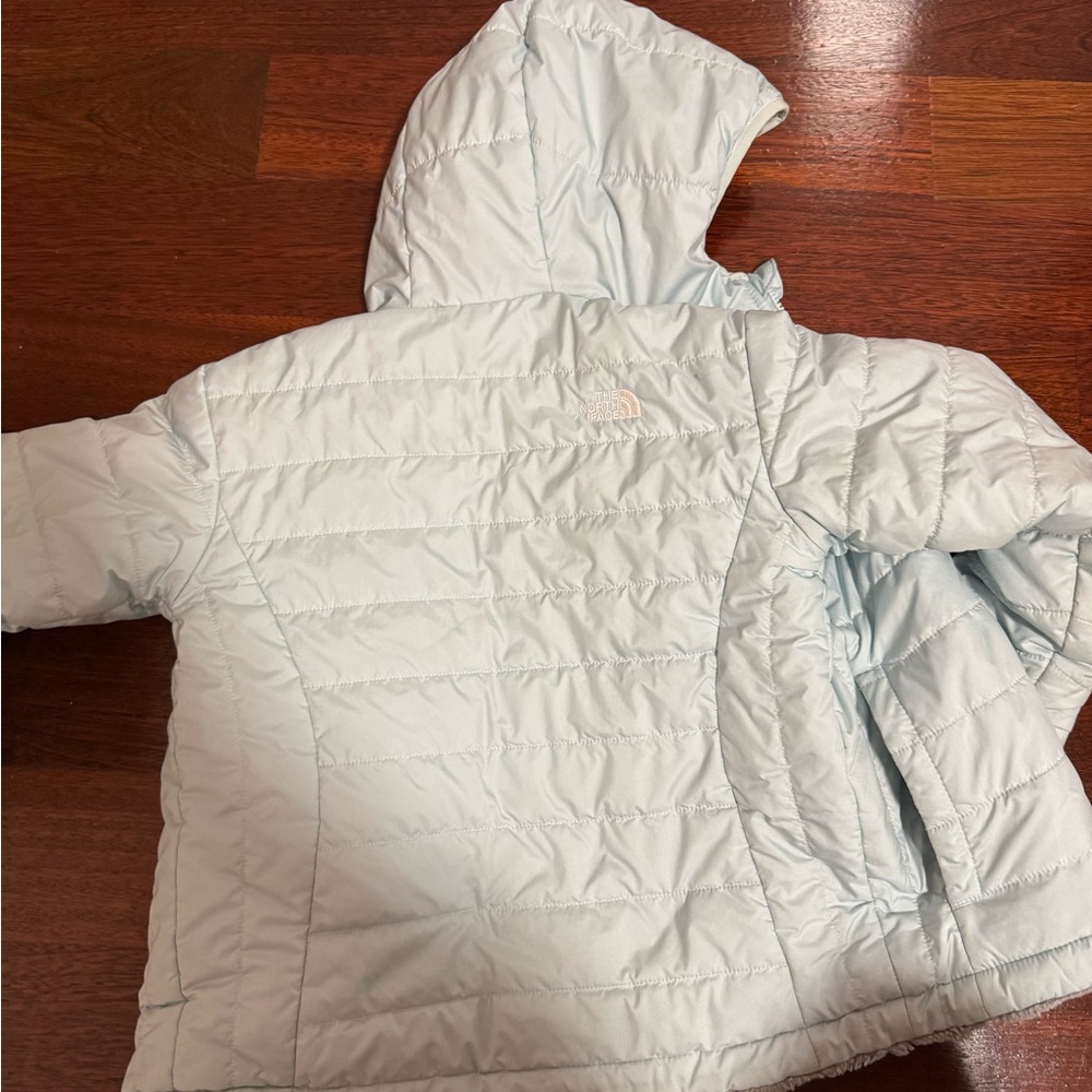 The North Face Reversible Gray Quilted Puffer Jacket - Picture 5 of 8